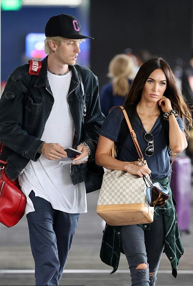 ميجان فوكس و ماشين جن كيلي 