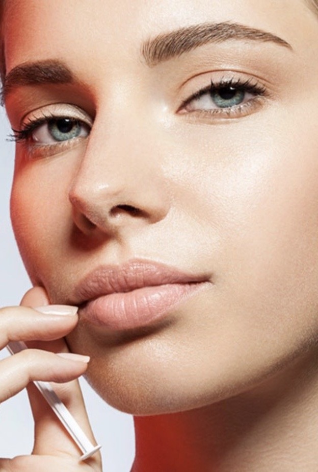 احصلي على بشرة نضرة وناعمة من خلال حقن الدهون الذاتية بالوجه