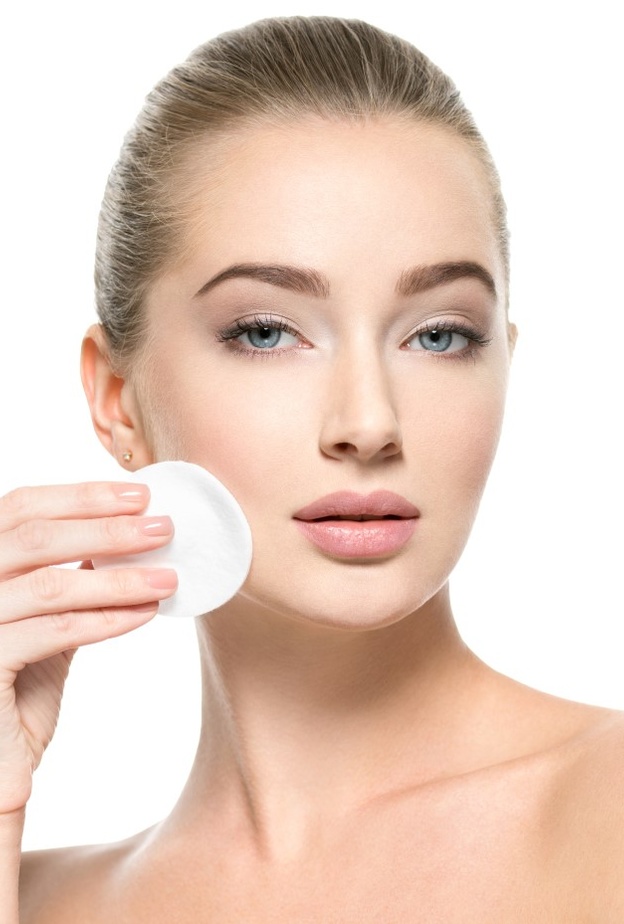 واقي الشمس والقطع القطنية وتجنب المكياج اساسيات وقاية البشرة من مشكلات ارتداء الكمامة