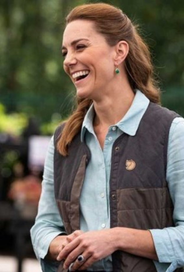 نفاذ أزياء كيت ميدلتون من الأسواق بعد زيادة نسبة البحث على الإنترنت