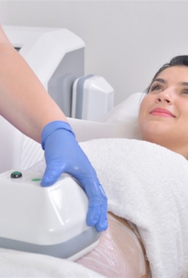 كيف يتم التخلص من دهون البطن والأرداف بالليزر