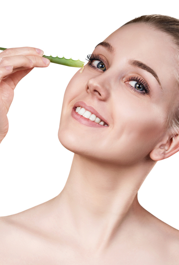 فوائد جل الصبار وزيت اللوز الحلو للعناية بالبشرة