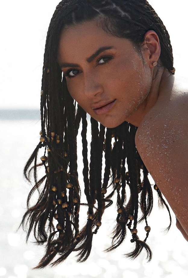 أجدد تسريحة شعر اعتمدتها ديالا مكي لإطلالتها الصيفية