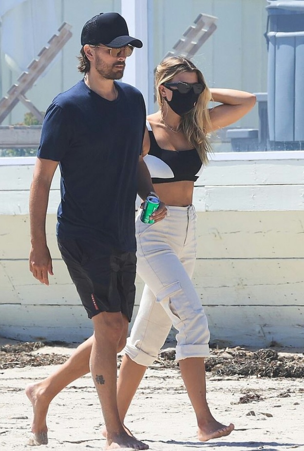 سكوت ديسيك و صوفيا ريتشي 