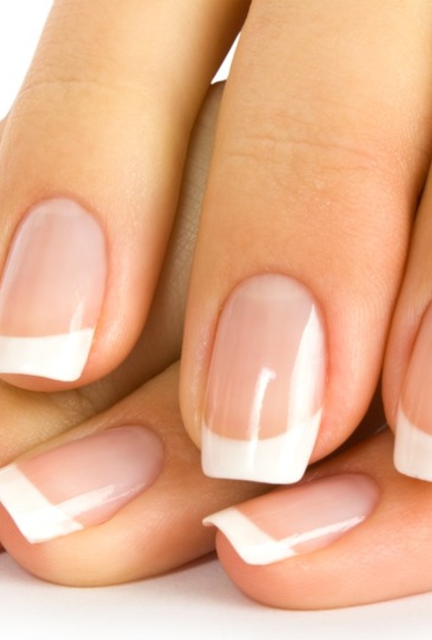 فوائد زيت المورينجا للعناية بالأظافر