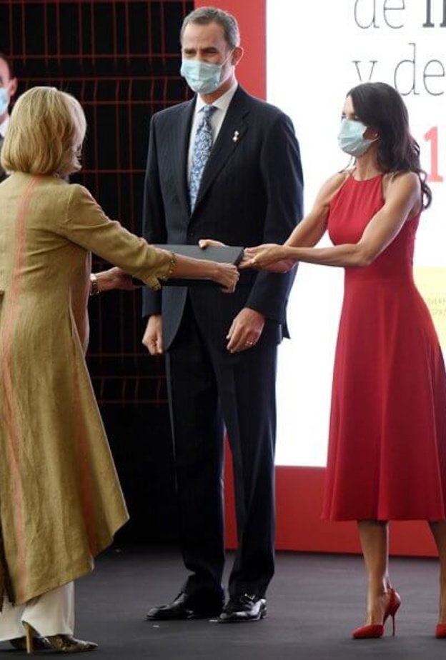 ملك وملكة إسبانيا سلما جوائز الحفل للفائزين