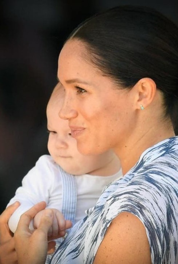 أرشي هاريسون بدأ تعلم المشي