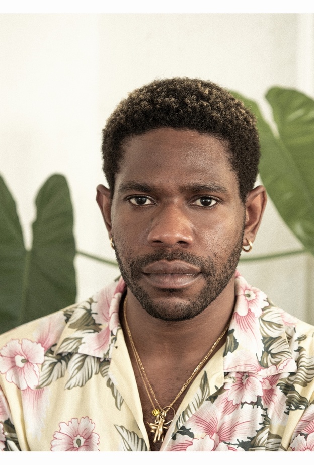 دار KARL LAGERFELD تعلن عن تعاونها مع مصمم الأزياء كينيث إيزي