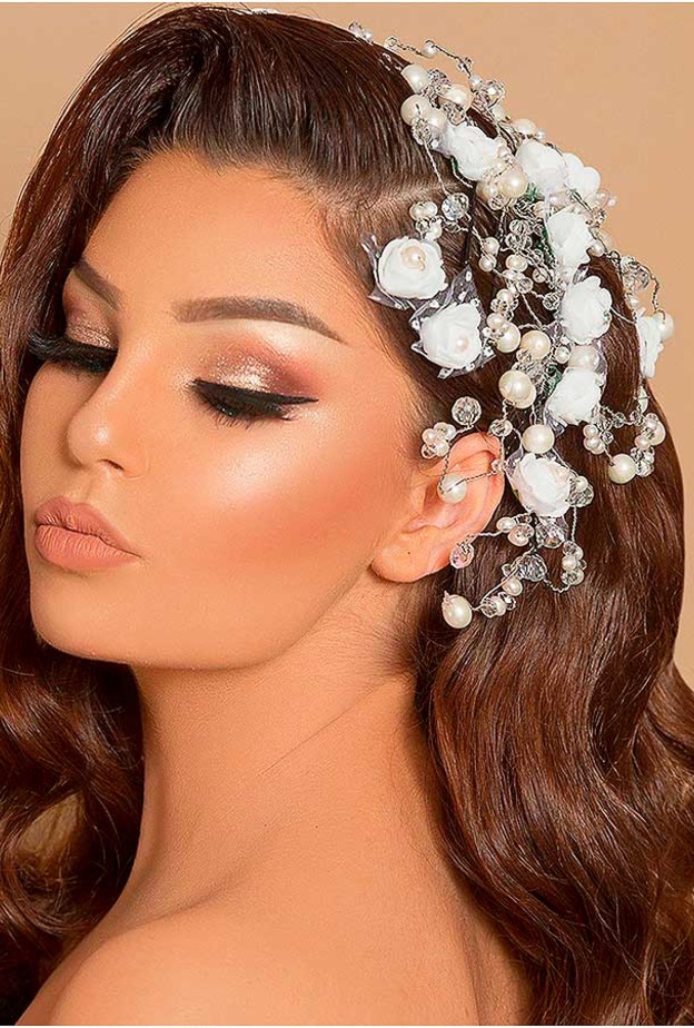 تجنبي وضع مكياج العينين لأطول فترة ممكنة لأن مكياج العينين والمسكارا