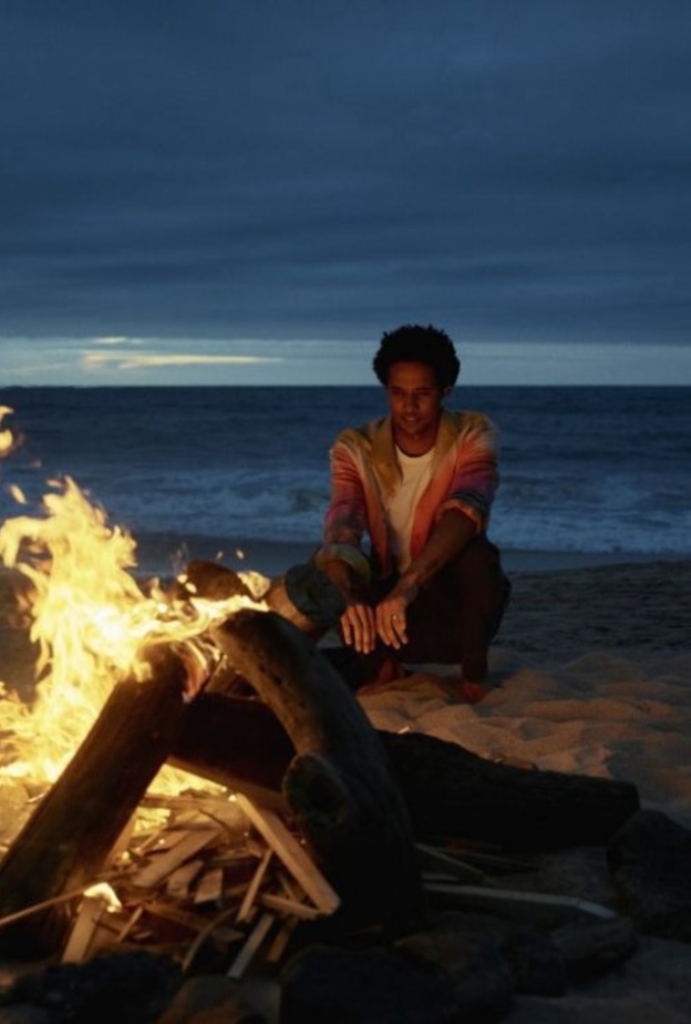 منصة MR PORTER الإلكترونية تطرح سلسلة GONE SURFIN’ 