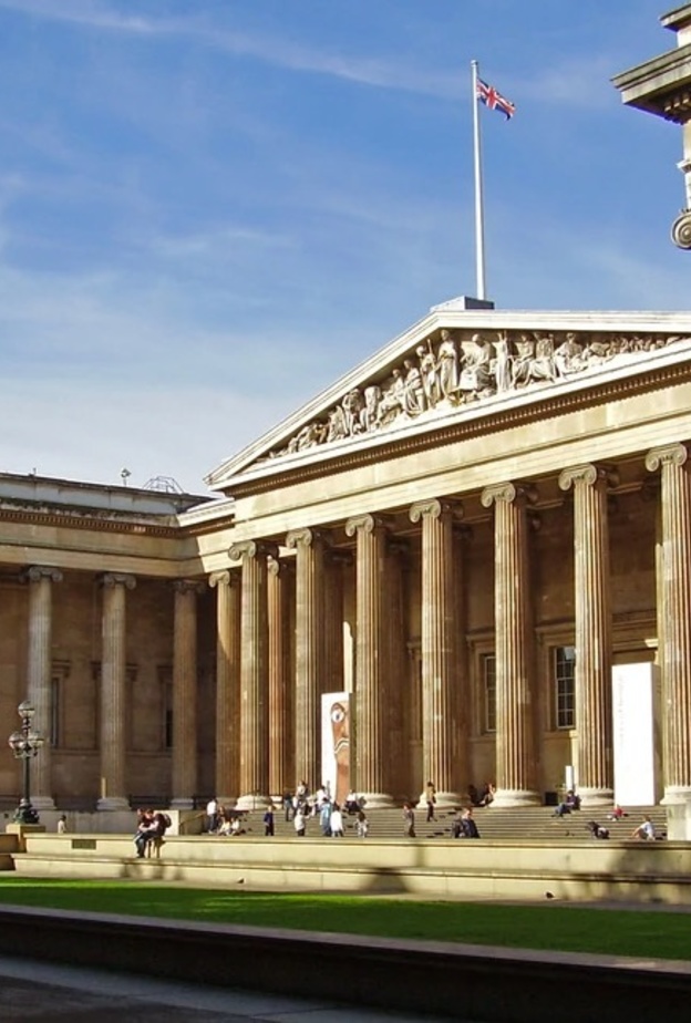 هالة خياط - مديرة وأخصائية الفنون لدى دار كريستيز. الشرق الأوسط