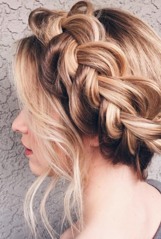  تسريحة ظفيرة التاج الملكي