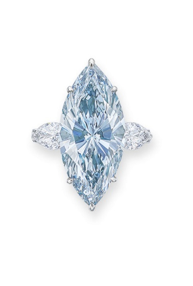  أقراط ماس وزمرد من هاري ونستون