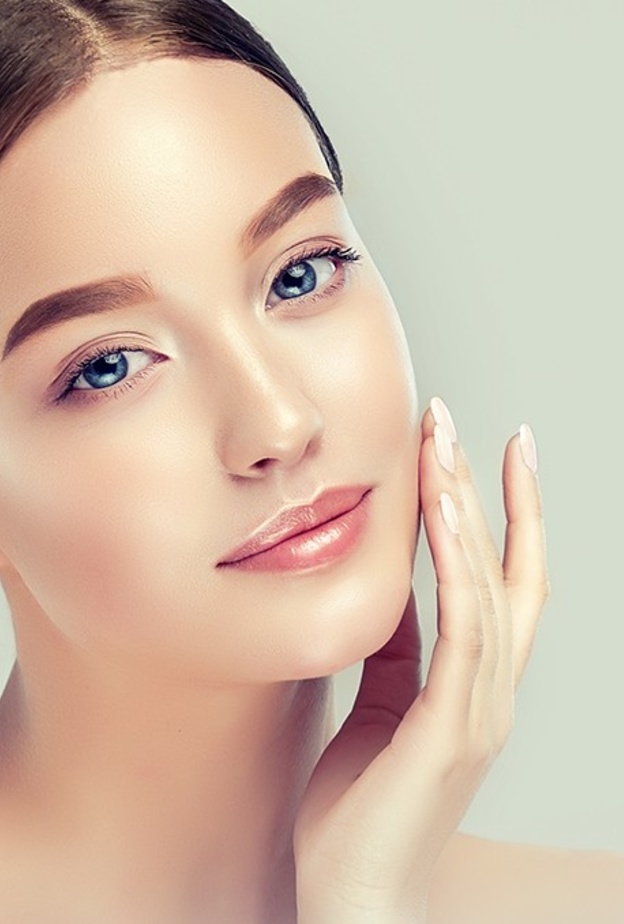 طريقة تفتيح لون البشرة باستخدام النيلة الزرقاء