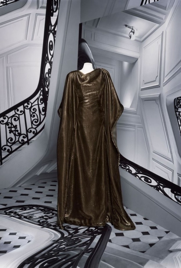  تصاميم راقية.. مجموعة Christian Dior لخريف - شتاء 2020-2021