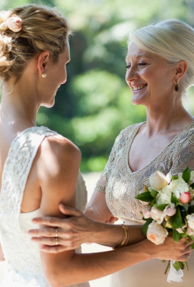 خصصي لها جلسة تصوير معها