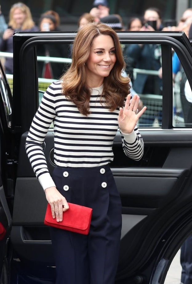 "مهووسة" كيت ميدلتون أنفقت 30 ألف دولار لتقليد أزياء سيدات العائلات الملكية