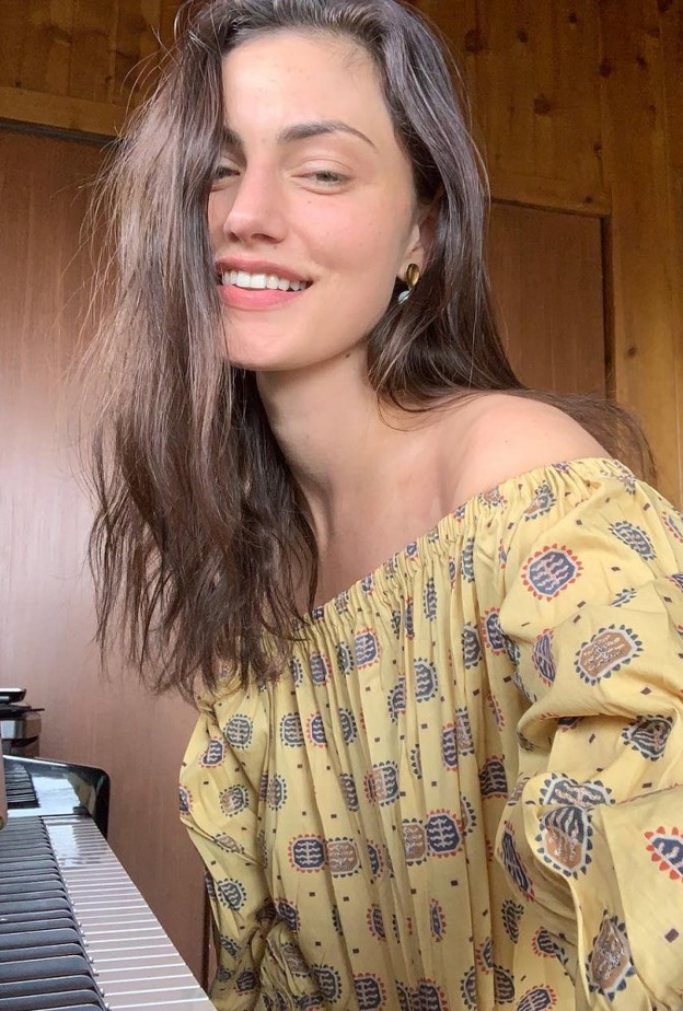 تعرفي على روتين Phoebe Tonkin الجمالي