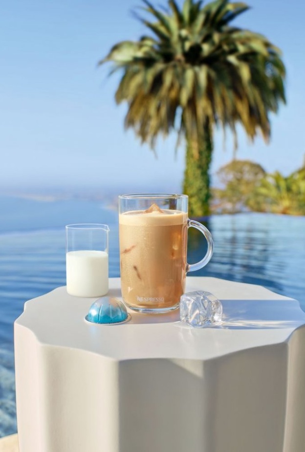 حافظ على انتعاشكَ هذا الصيف مع تشكيلة "باريستا كرييشنز فور آيس" الجديدة من نسبريسو