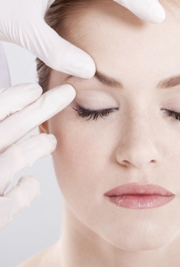 عملية شد جلد الوجه تتم للقضاء على ترهل الجلد وللحصول على بشرة مشدودة وجميلة