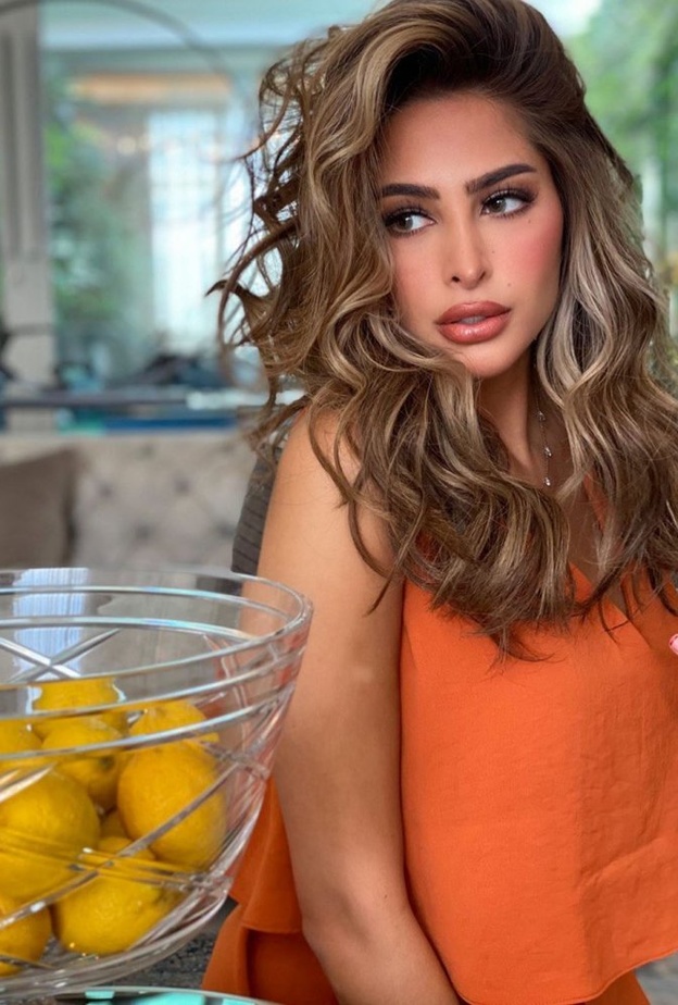 انتشار صيحة الشعر الفاتح يثير غضب فوز الفهد