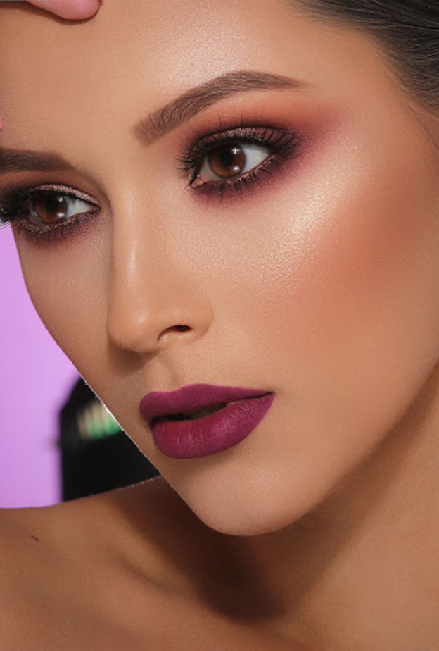 مكياج عيون سموكي وردي قوي لعروس 2020