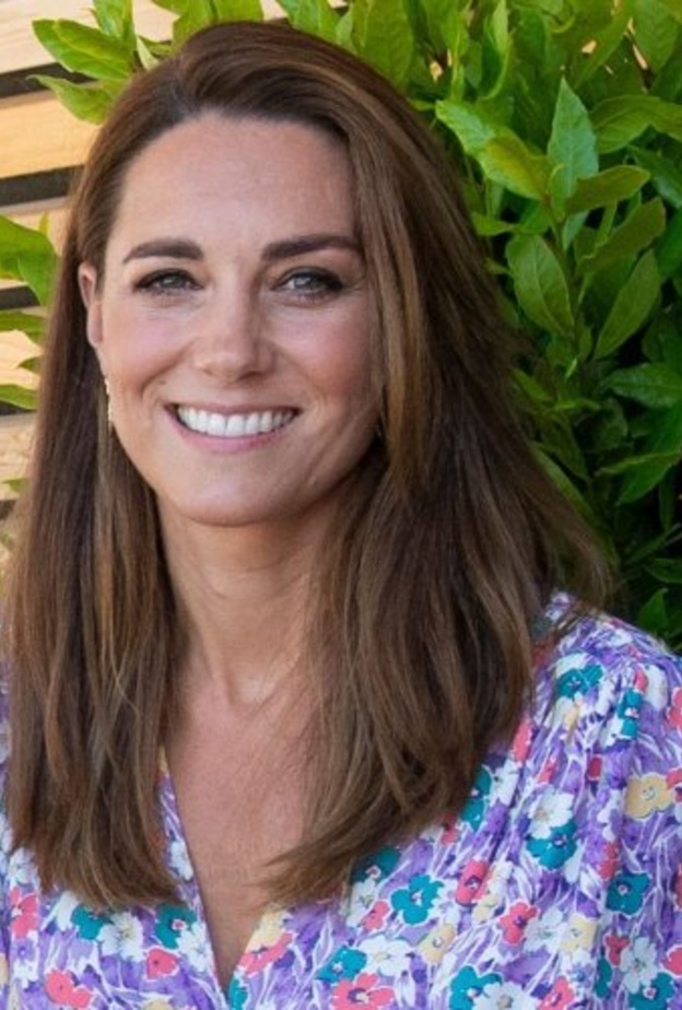 مكياج طبيعي لمقابلات العمل عبر الفيديو بأسلوب كيت ميدلتون