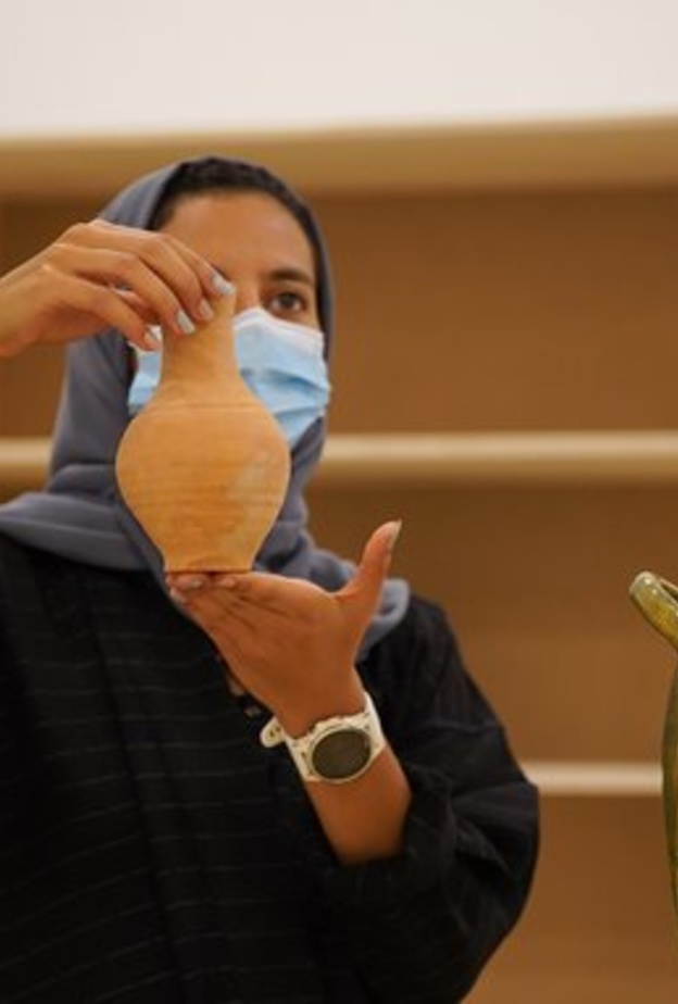  الهيئة الملكية لمحافظة العلا تقدم عدة دورات في الحرف التراثية والمجوهرات والفنون