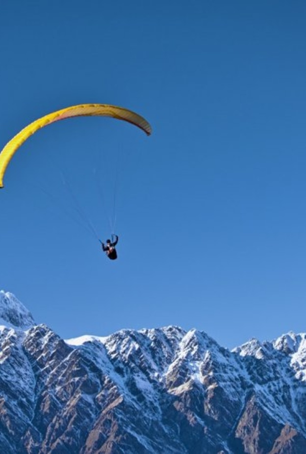  تجربة الطيران المظلي في جونيه - Tomas Sobek