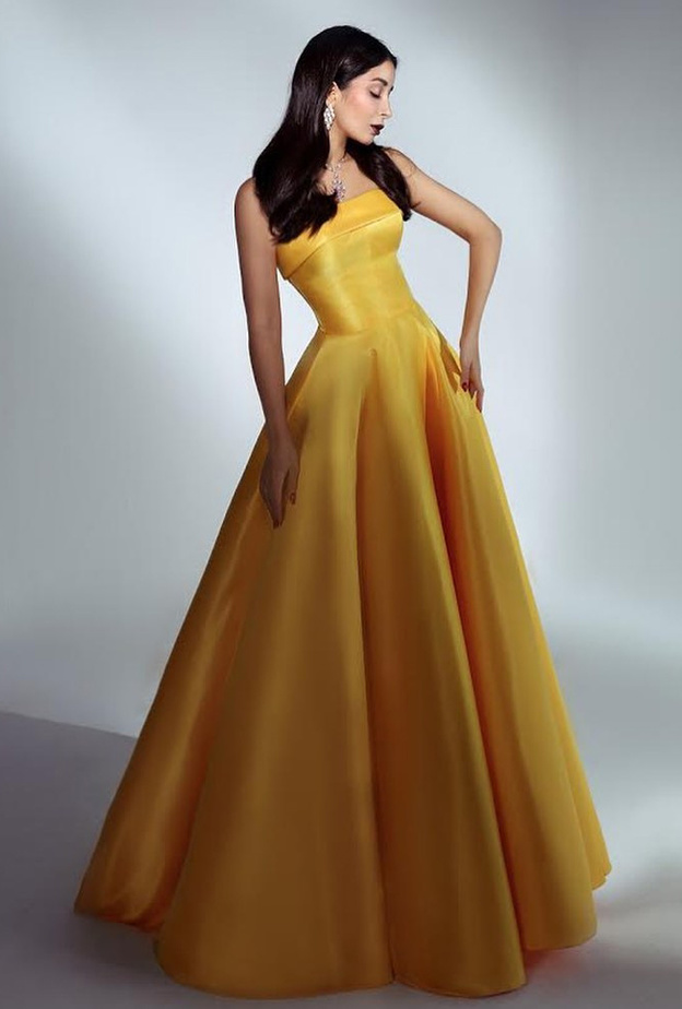 احدث موديلات فساتين ملونة موضة صيف 2020 مستوحاة من اطلالات اسيل عمران