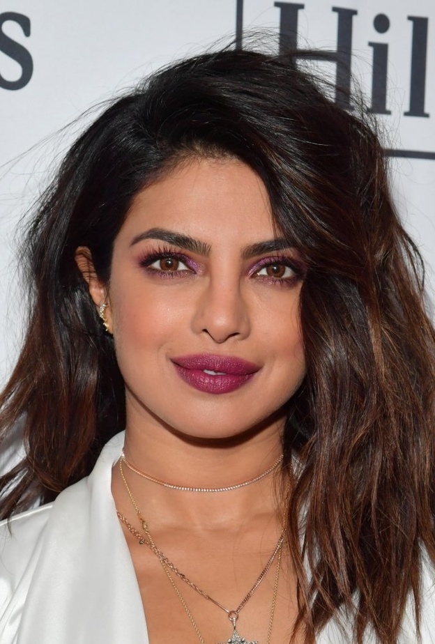  درجات البنفسجي المرحة مع الشعر الويفي العصري