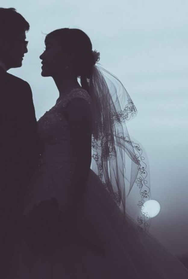 الرجل الأقل جاذبية يحقق سعادة المرأة أكثر من الرجل الوسيم