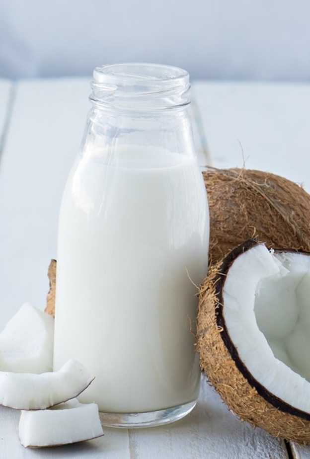 تتحكم طريقة تصنيع حليب جوز الهند في فوائده واضراره للتخسيس