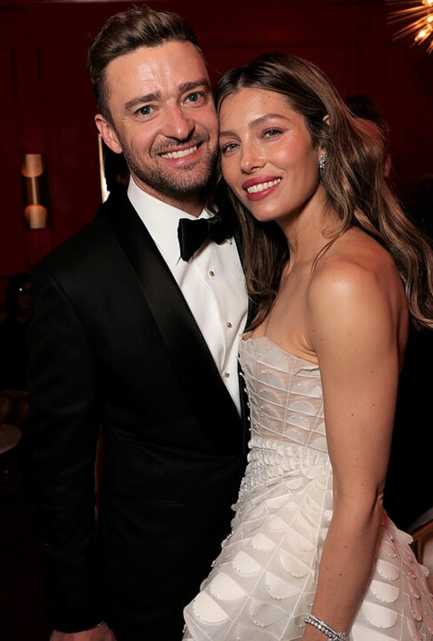 جاستن تمبرليك و جيسيكا بيل 