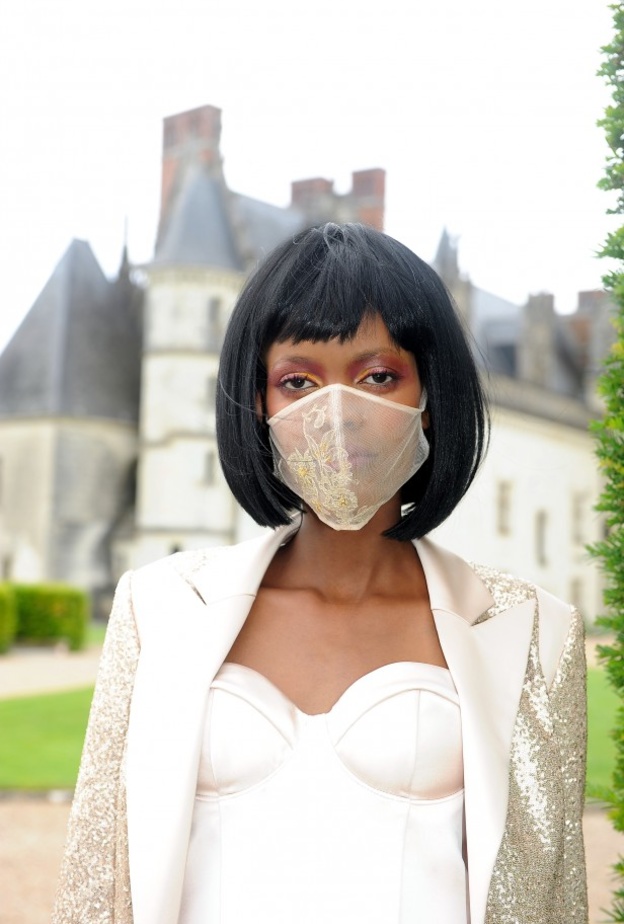 مكياج بأسلوب La Metamorphose