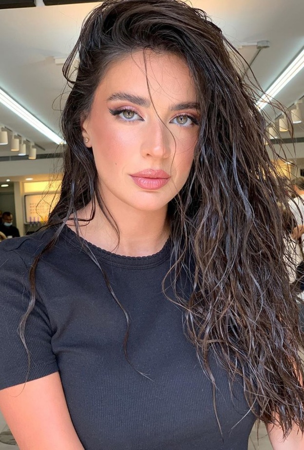 من أجدد إطلالات بيرلا حلو الجمالية