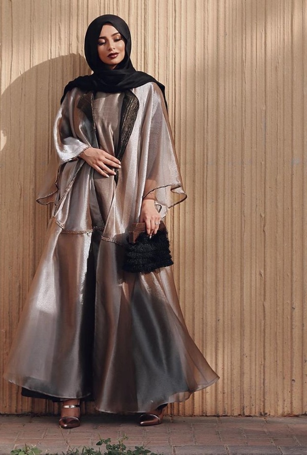  موديلات عبايات خليجية للقصيرات مع حقائب اليد الصغيرة من سهى لعيد الاضحي 2020