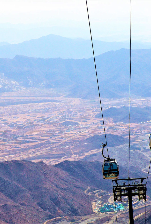 مدينة الطائف الجبلية في السعودية عاصمة فصل الصيف