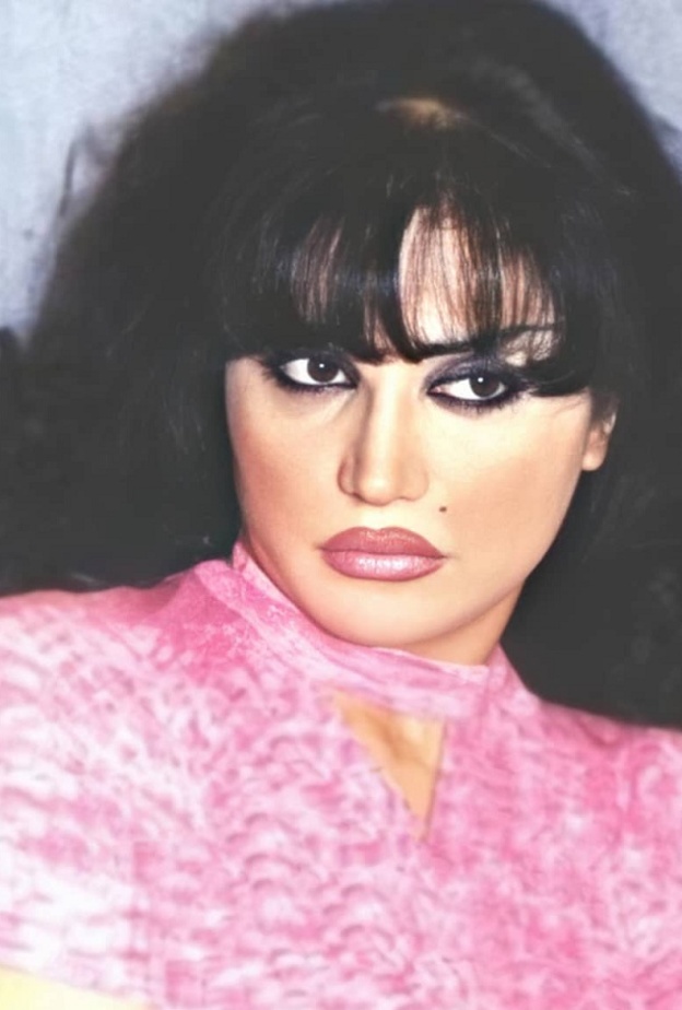 نورمان اسعد بأحدث ظهور لها في عزاء والد زوجها