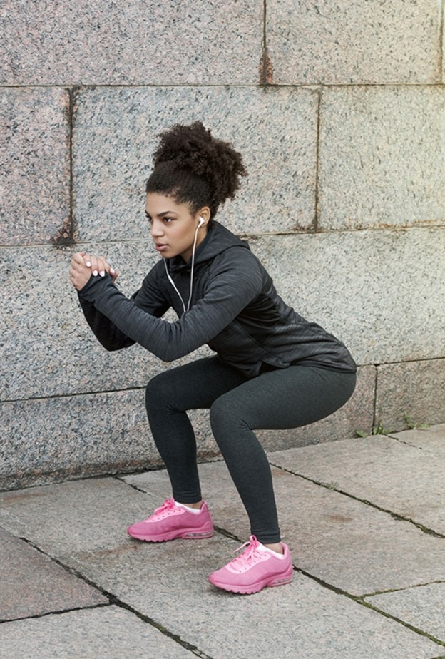  السكوات من افضل التمارين للمبتدئين للتنحيف و شد العضلات و الترهلات