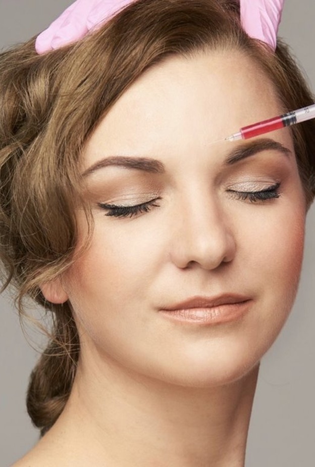 حقن بلازما الدم علاج فعال لكل المشاكل المتعلقة بالوجه مثل تحسين مظهر التجاعيد والندبات والدوائر تحت العين