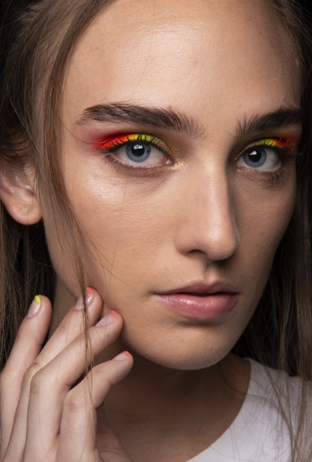 دار Nicole Miller تعتمد صيحة الطلاء الفرنش الملون