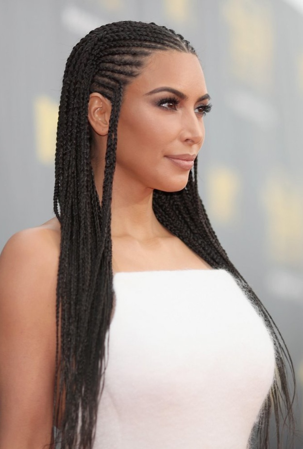 اعتمدي تسريحة الضفائر الإفريقية لطلة مميزة هذا الصيف