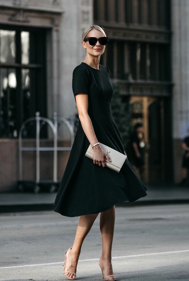  تصاميم فساتين ناعمة باللون الأسود اعتمديها لاجتماعات العمل