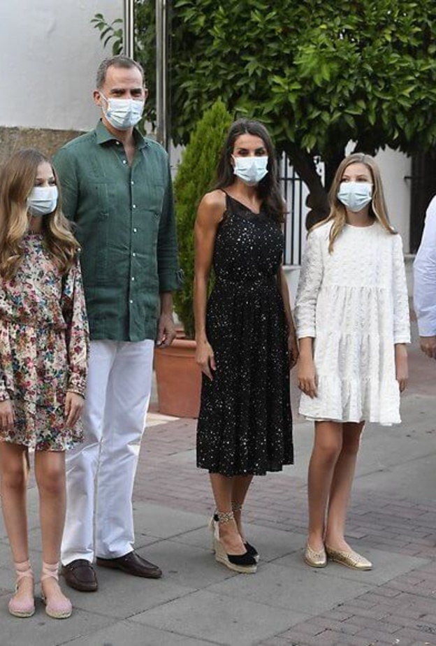 العائلة الإسبانية المالكة في افتتاح مهرجان مسرح الفنون الكلاسيكية