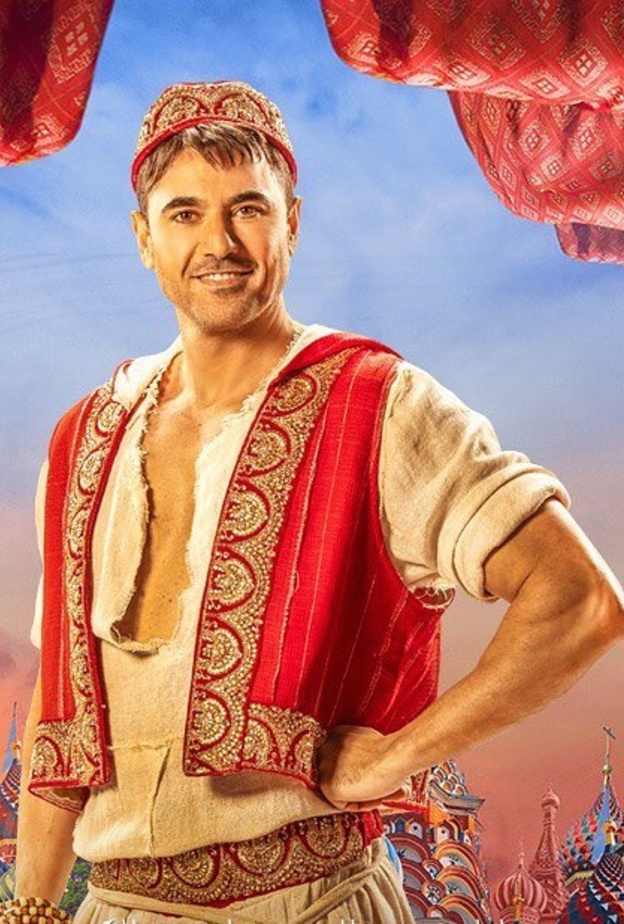 احمد عز وتارا عماد