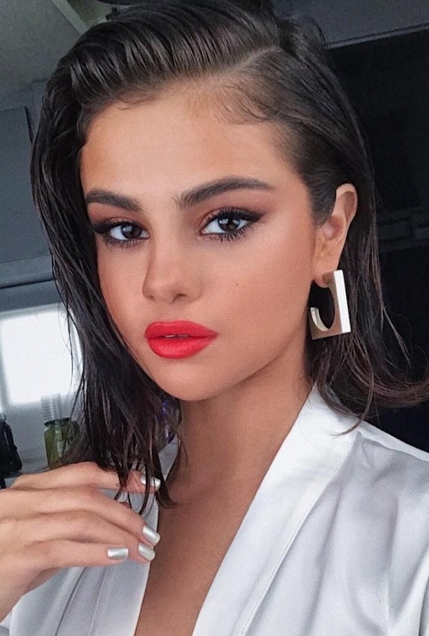  صيحات مناكير سيلينا غوميز