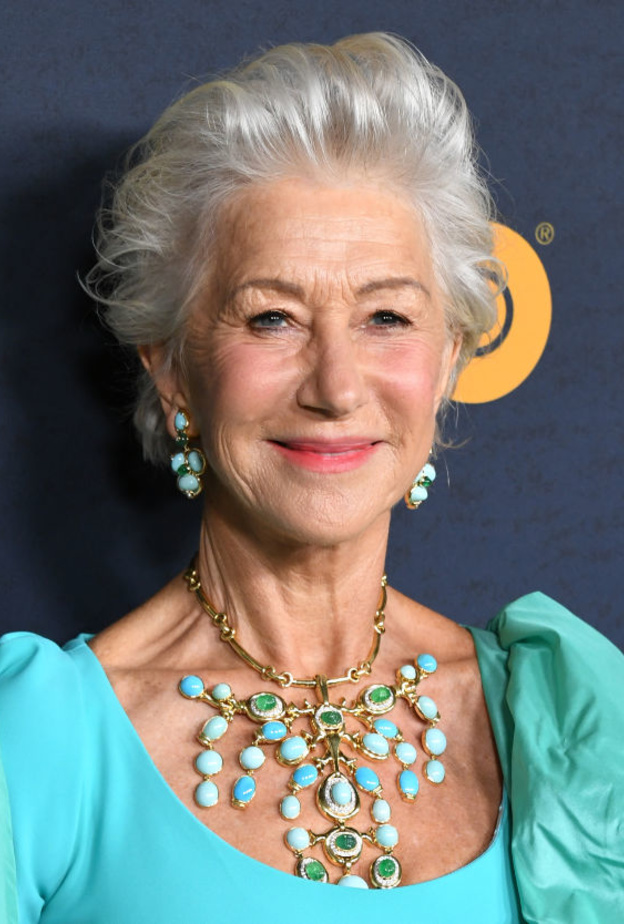 أناقة هيلين ميرين بقلادة من ديفيد ويب David Webb