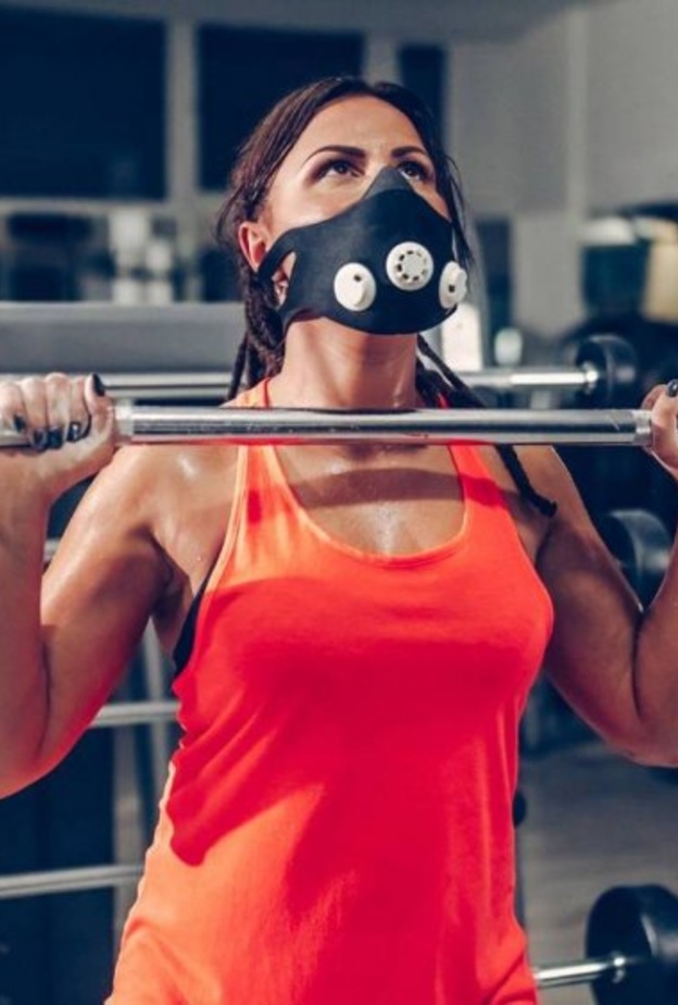 الكمامة الرياضية يجب أن تسمح بالتنفس الجيد