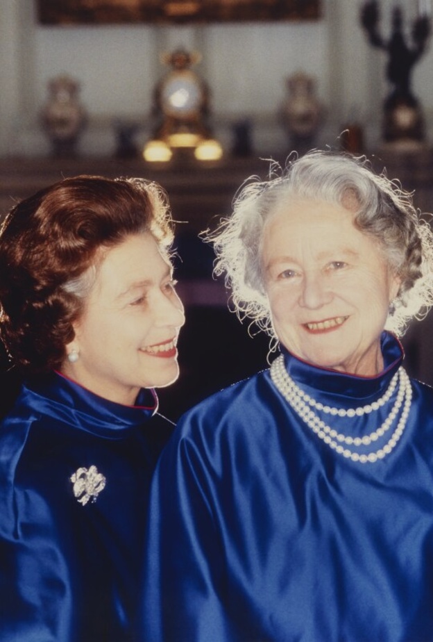 حلقات وثائقية جديدة.. تكشف كيف اشتعلت الغيرة في قلب الملكة الأم بعد تولي ابنتها إليزابيث العرش